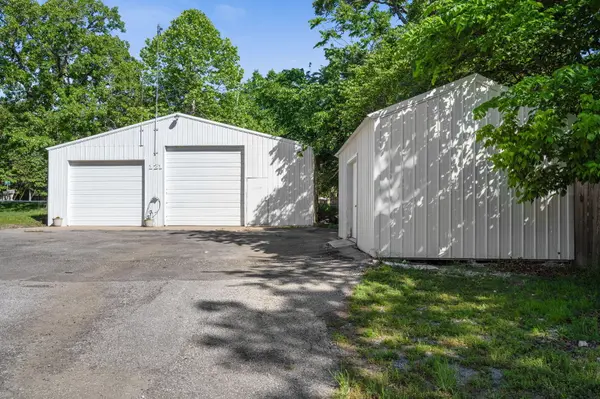 121 Forest LN, Kimberling City, MO 65686
