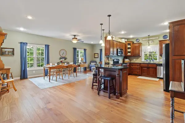 204 Mcfarland AVE, Cassville, MO 65625