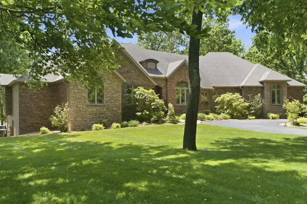 2262 N Polo LN, Springfield, MO 65802