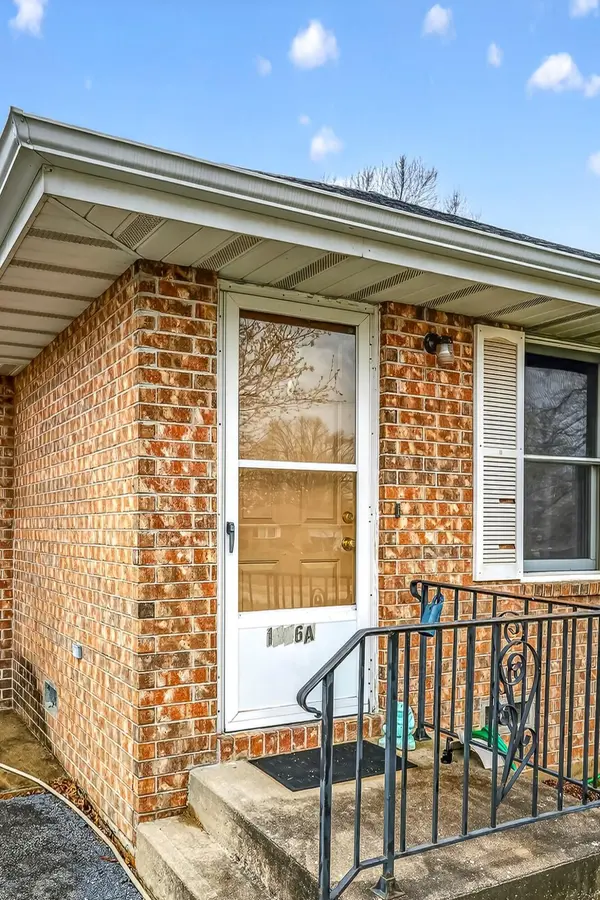1006 Baretta CT, Aurora, MO 65605