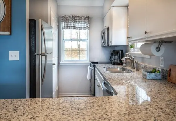 525 Valley View RD #301, Branson, MO 65616