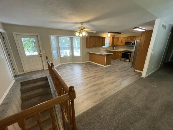 1056 Talking Rocks RD, Branson West, MO 65737