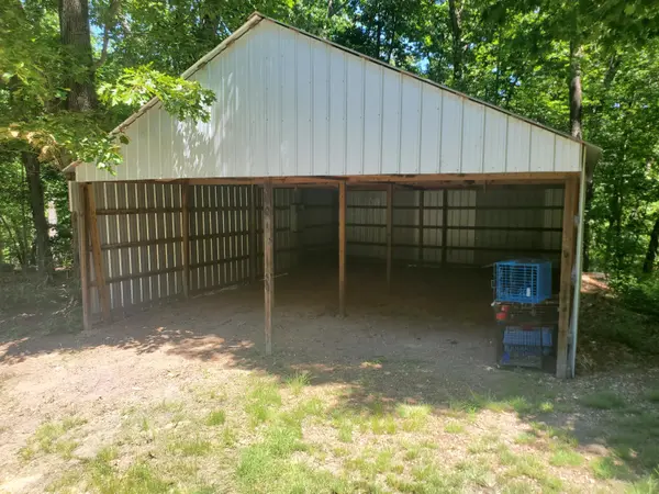 3679 Two Rivers RD, Highlandville, MO 65669