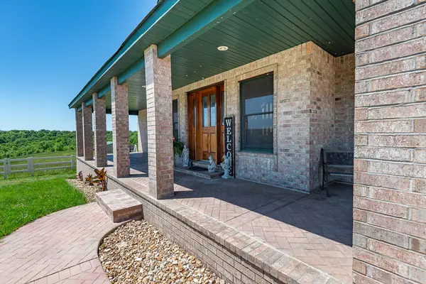 449 Greenway DR, Galena, MO 65656
