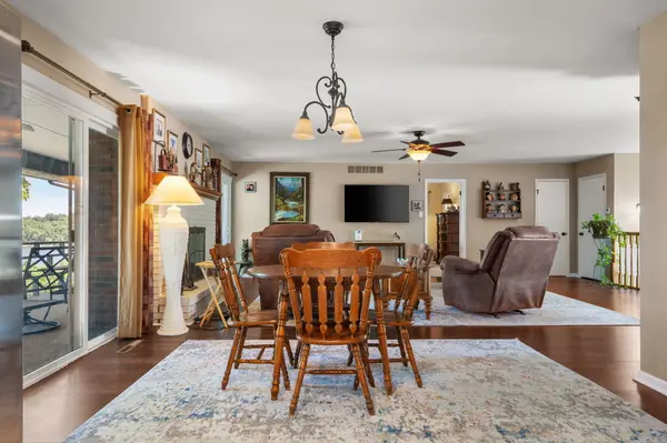 9 Bridgeview DR, Kimberling City, MO 65686