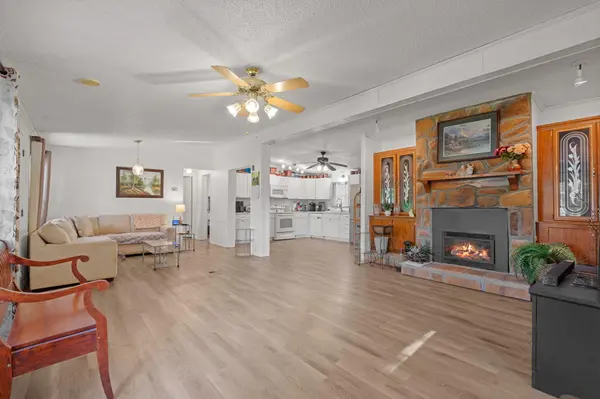 25356 Shawnee DR, Golden, MO 65658