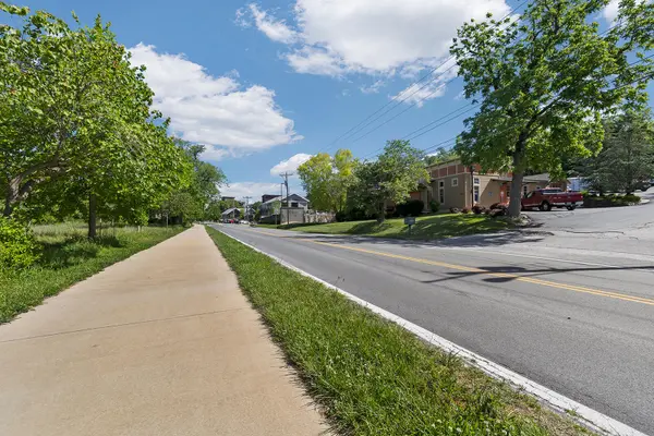 4064 S Lone Pine AVE, Springfield, MO 65804