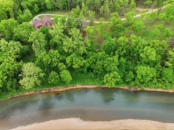 18418 Circle B RD, Eminence, MO 65466