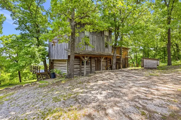 21006 State Highway E, Eagle Rock, MO 65641