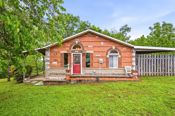 121 Cedar ST, Forsyth, MO 65653