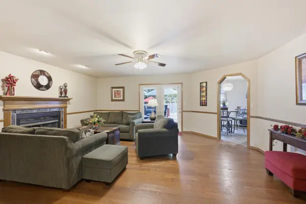 905 Macy DR, Neosho, MO 64850