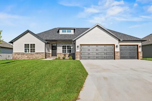 1417 N Collins DR, Republic, MO 65738