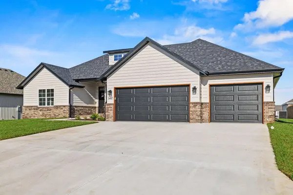 1417 N Collins Drive, Republic, MO 65738