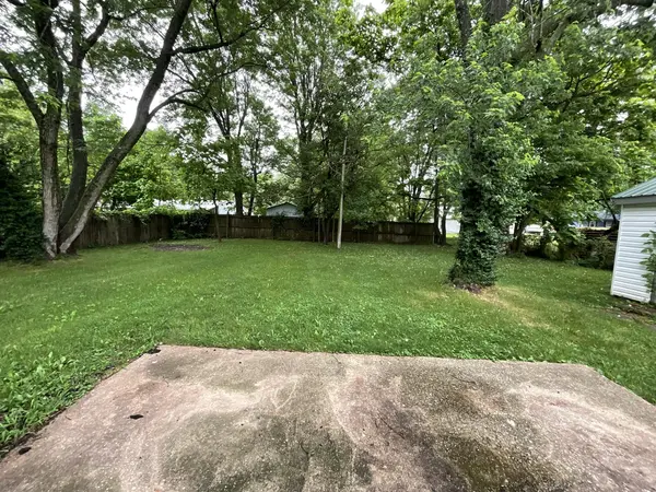 410 N Division ST, Seymour, MO 65746