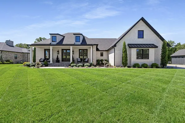 312 Copper Oaks DR, Carl Junction, MO 64834