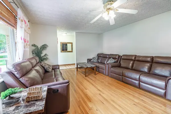 1036 E Edgewood ST, Springfield, MO 65807
