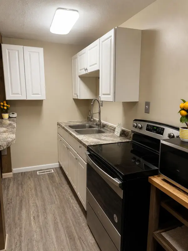 169 Presbyterian ST, Hollister, MO 65672
