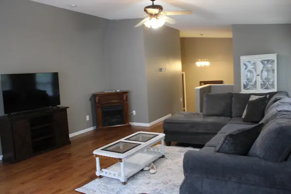 10058 County Road 8590, West Plains, MO 65775