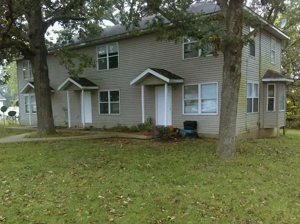 217 & 219 N Main ST, Conway, MO 65632