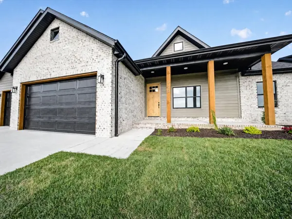 5300 N Seacrest DR, Ozark, MO 65721