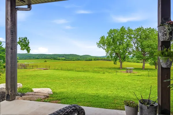 11830 Farm Road 1195, Aurora, MO 65605