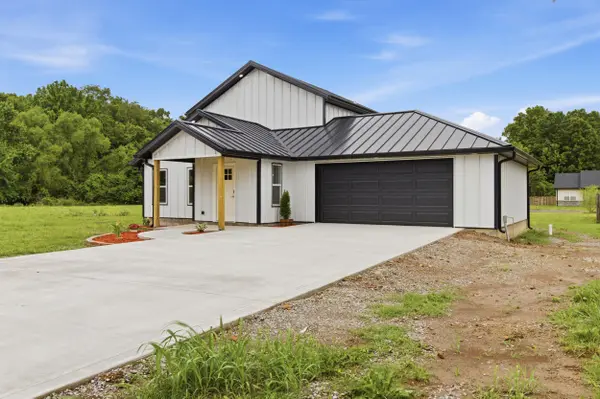 206 Travis ST, Monett, MO 65708