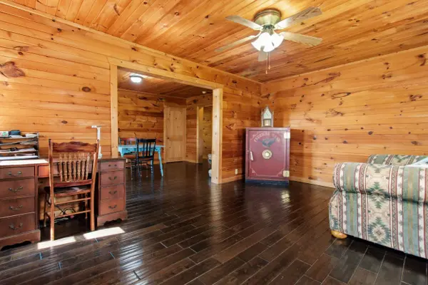 2886 County Road 382, Dora, MO 65637