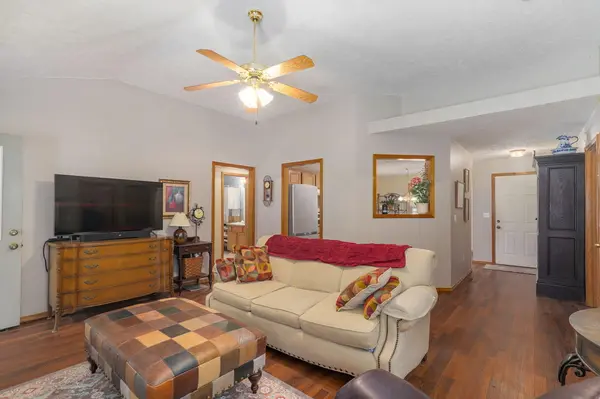 450 S Basswood AVE, Republic, MO 65738