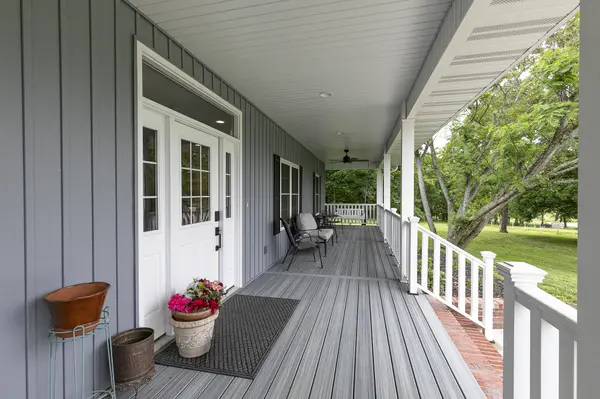 1422 E 370th RD, Bolivar, MO 65613