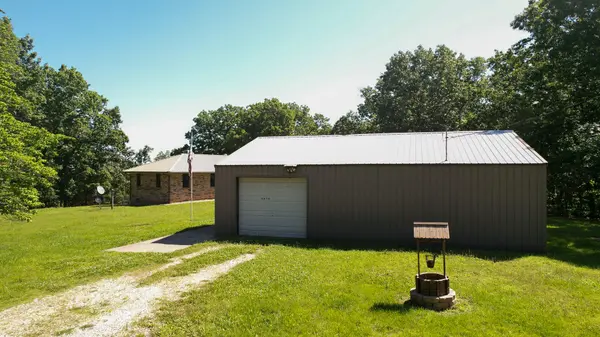 8870 NE 1275 Pvt RD, Osceola, MO 64776