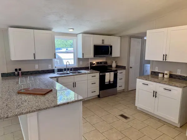 178 Pine RD, Rockaway Beach, MO 65740