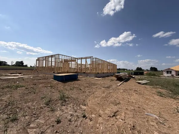746 W Brook Hollow RD, Nixa, MO 65714
