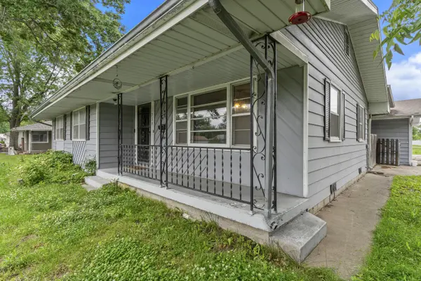 739 E Division ST, Bolivar, MO 65613