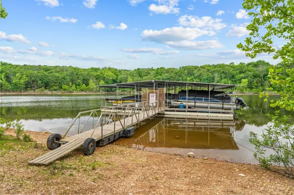 845 Alyeska Point RD, Lampe, MO 65681