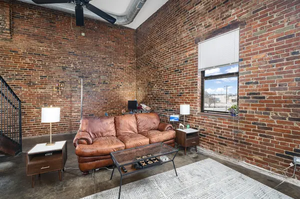 509 W Olive ST #105, Springfield, MO 65806