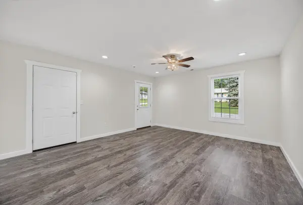 319 W Bedford ST, Marshfield, MO 65706