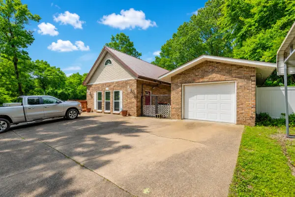 185 Glenwood CIR, Cassville, MO 65625