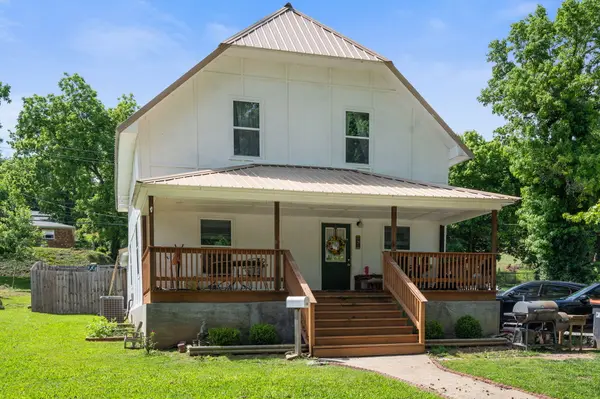 306 Gravel ST, Cassville, MO 65625