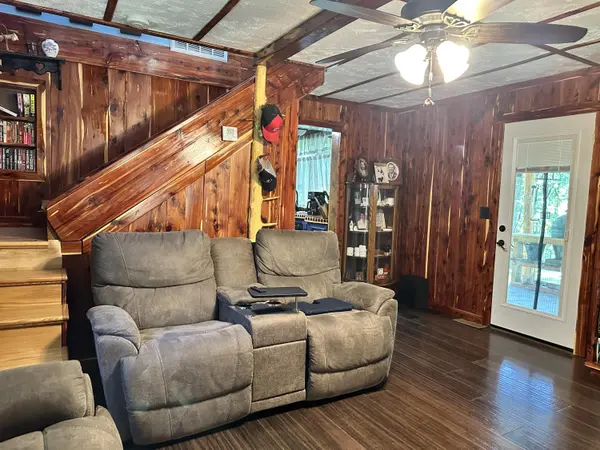 22814 State Highway J, Pittsburg, MO 65724