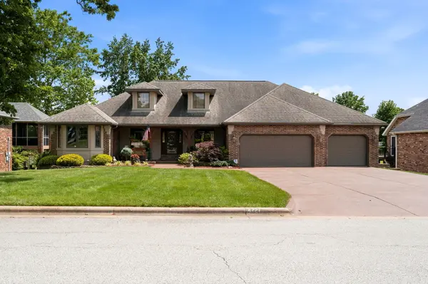 4227 Greenbriar DR, Nixa, MO 65714
