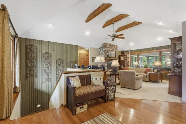4227 Greenbriar DR, Nixa, MO 65714