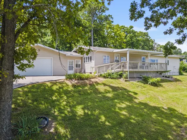 26 White Wing LN, Blue Eye, MO 65611