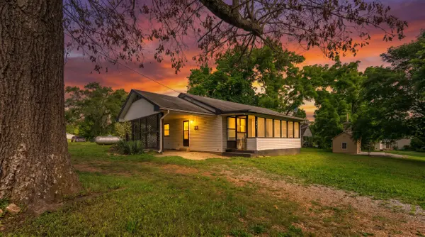 301 Hall ST, Alton, MO 65606