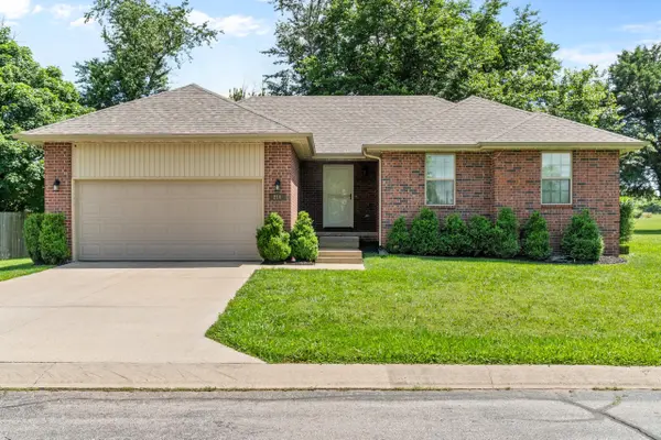 210 Dogwood ST, Sparta, MO 65753