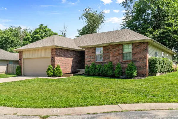 210 Dogwood ST, Sparta, MO 65753