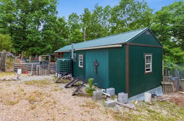 12 Flowstone LN, Gainesville, MO 65655