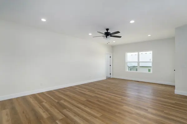 1005 W Jay ST, Ozark, MO 65721