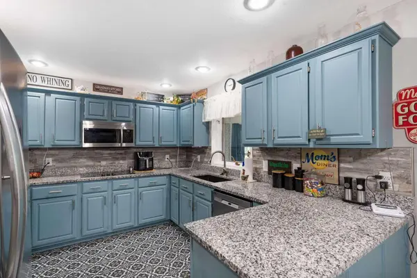 89 James River RD, Kimberling City, MO 65686