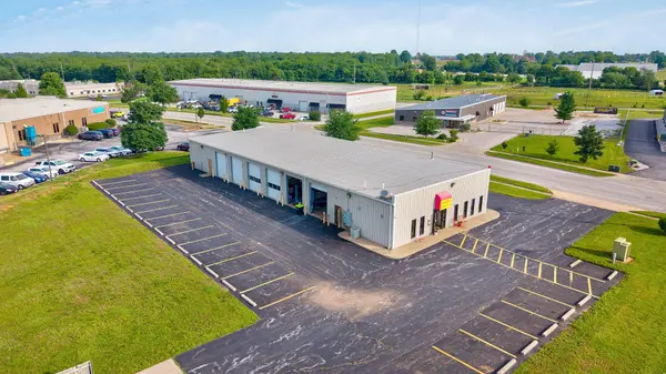 2140 W Sunset ST, Springfield, MO 65807