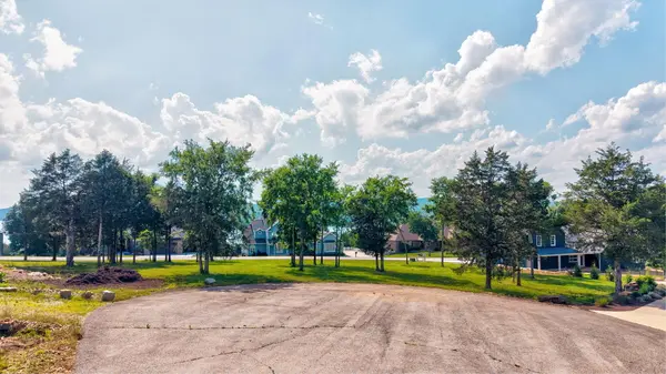 28 Toby CIR, Lampe, MO 65681
